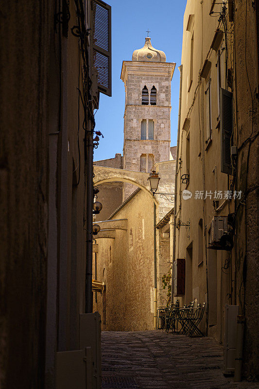 圣玛丽教堂(Église Saint - marie -Majeure de Bonifacio)， Bonifacio，科西嘉，法国。